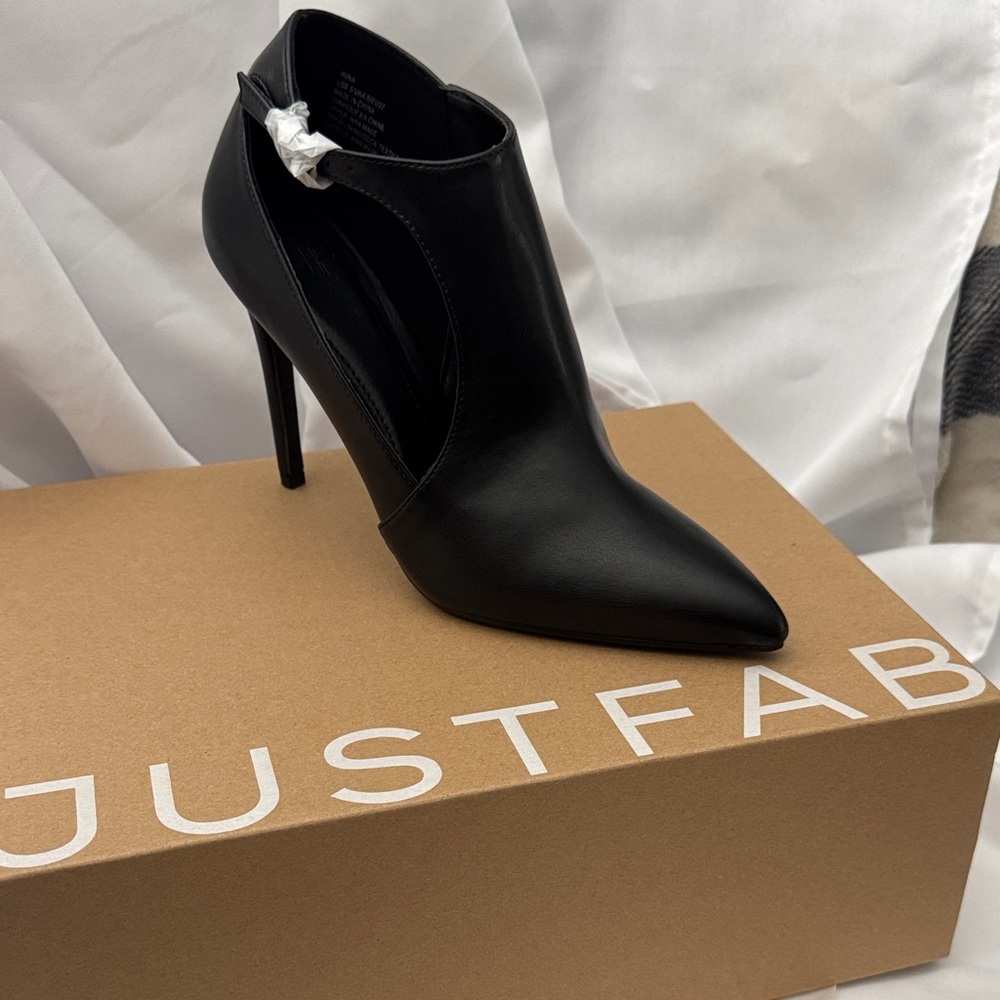JustFab Sleek Black Heeled Boots